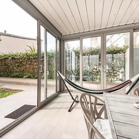 Apartment Renovated With Garden & Veranda! *