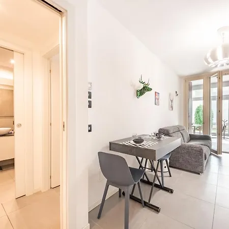 Renovated With Garden & Veranda! *