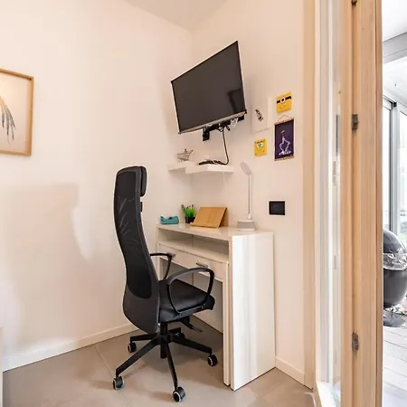 Renovated With Garden & Veranda! Apartment *