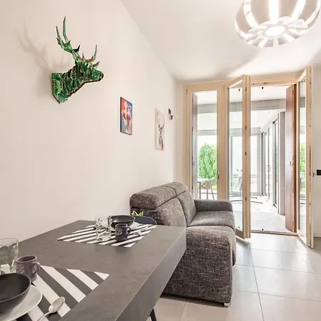 Renovated With Garden & Veranda! Apartment Milan
