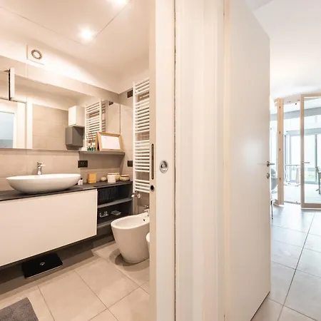Apartment Renovated With Garden & Veranda! Milan