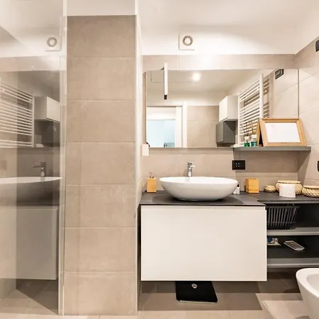 Renovated With Garden & Veranda!